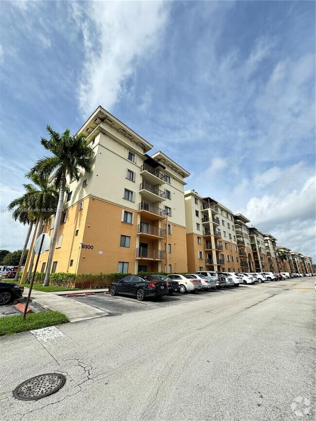 Building Photo - 9300 Fontainebleau Blvd Unit E110 Rental