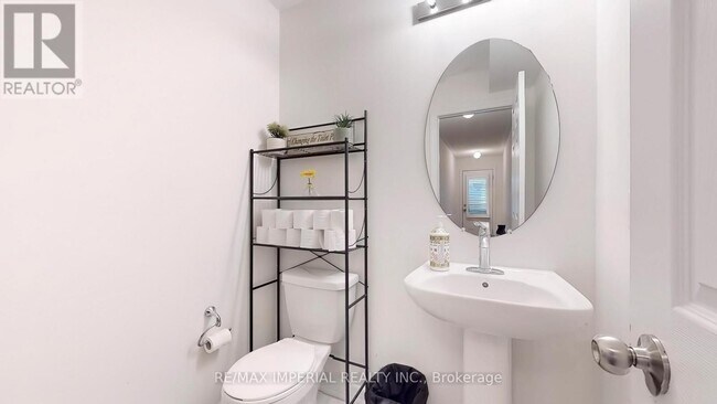 Photo - 7 Cornerside Way