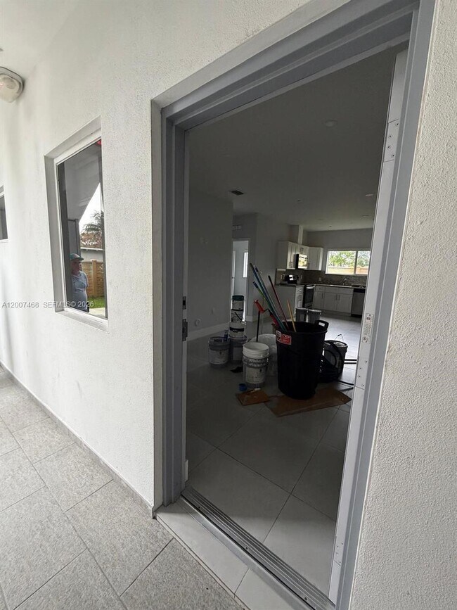 Photo - 381 E 50th St Unit 1