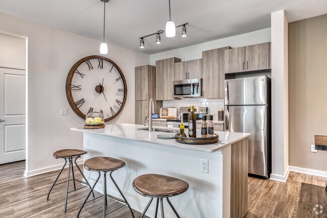 2BR, 2BA - 1115SF