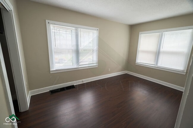 Photo - 723 N Reserve St