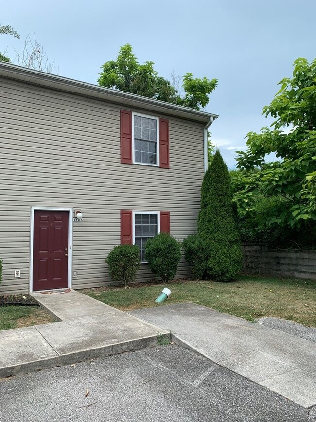 Photo - 1105 College St