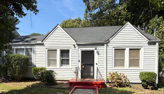 Building Photo - 4 Bed 2 Bath in Atlanta! Rental