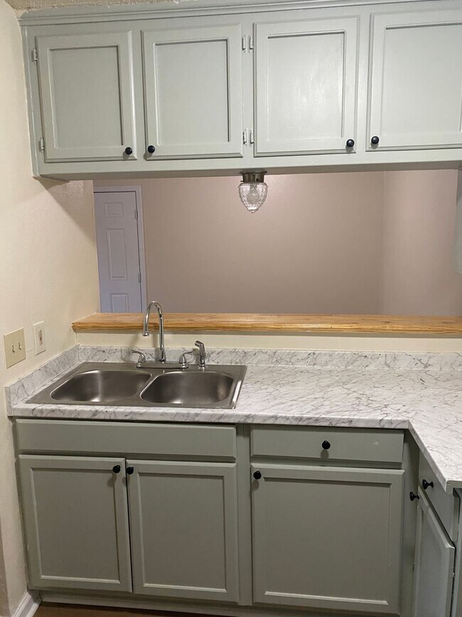 Photo - 1346 Jade Ave Unit 1346-B