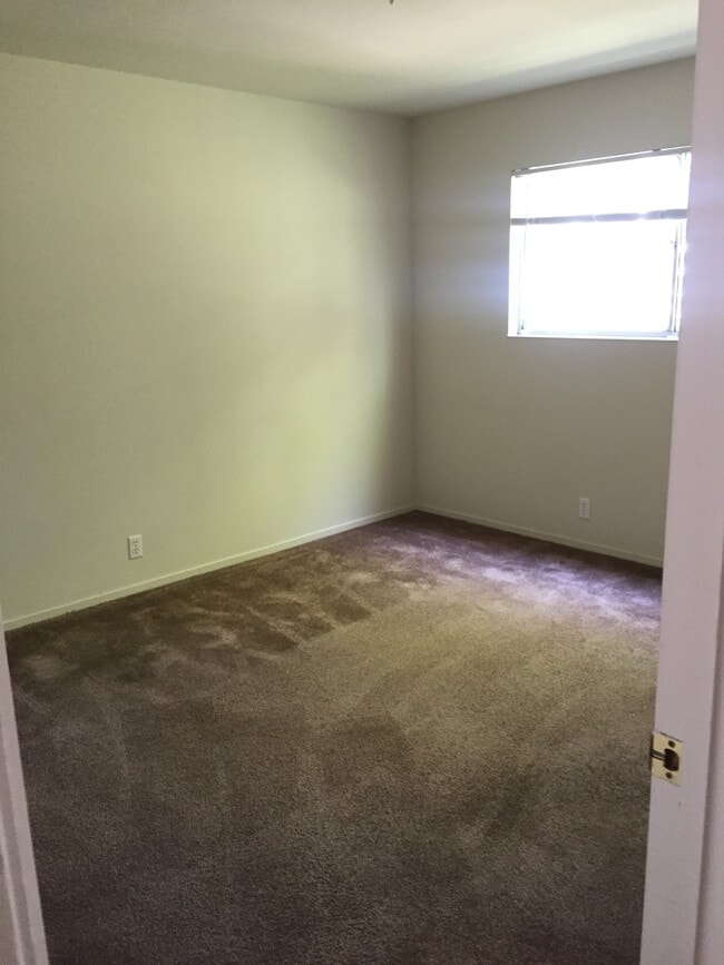 Photo - 2525 Benvenue Ave