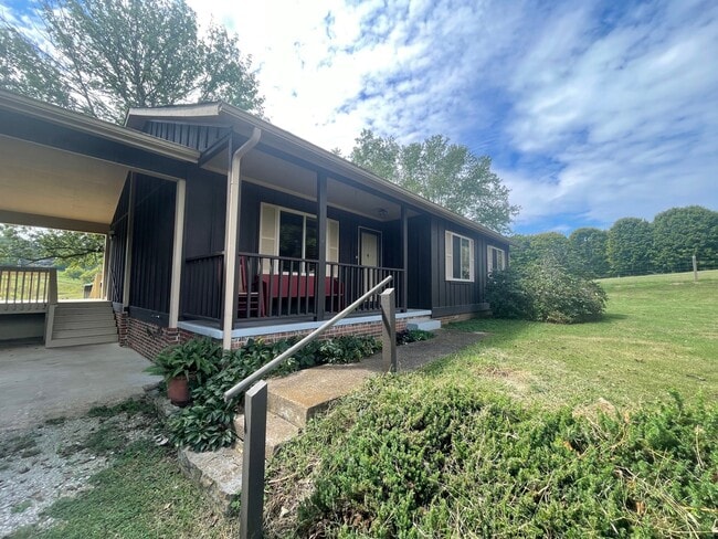 4473 Moore Ln