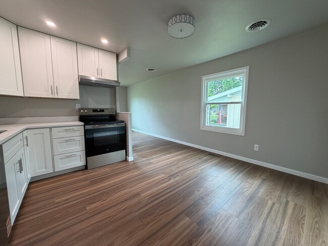Photo - 407 Rothey Dr
