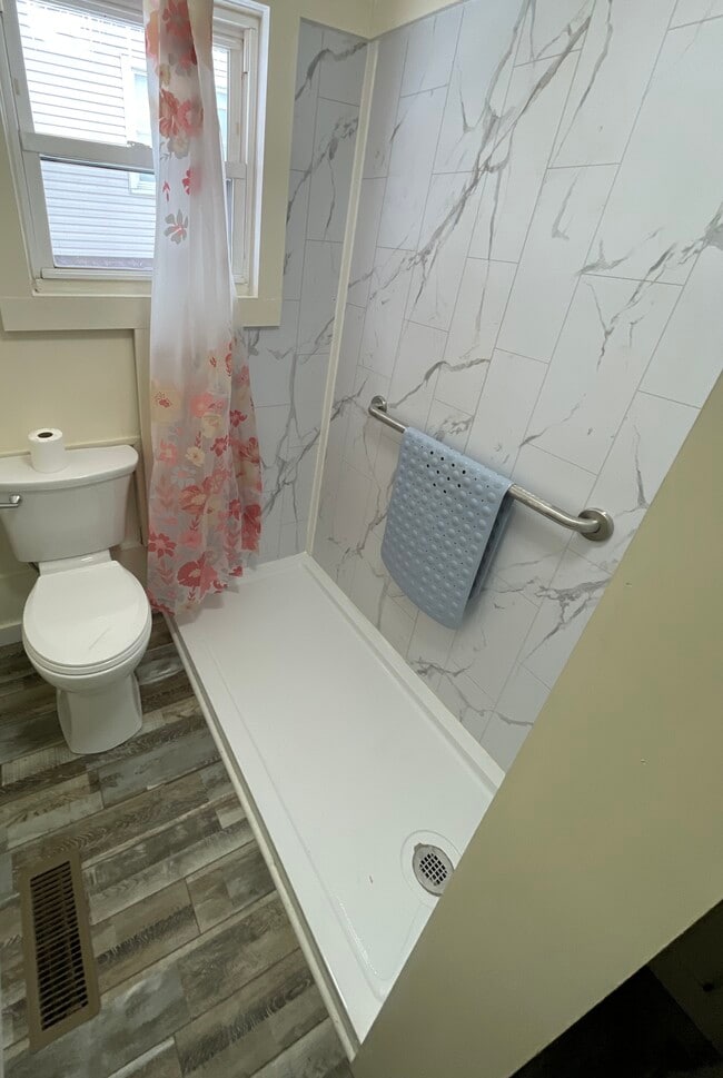 Photo - 432 Stevenson Ave