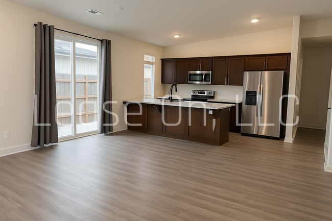 Photo - Spacious 3 Bedroom Home in Chalet Ridge with Large Yard