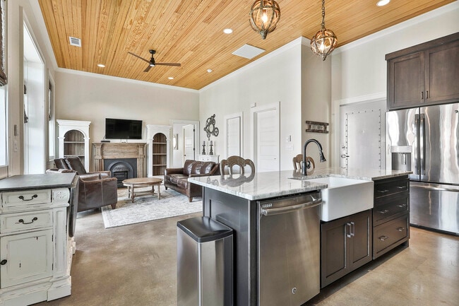Kitchen / Living