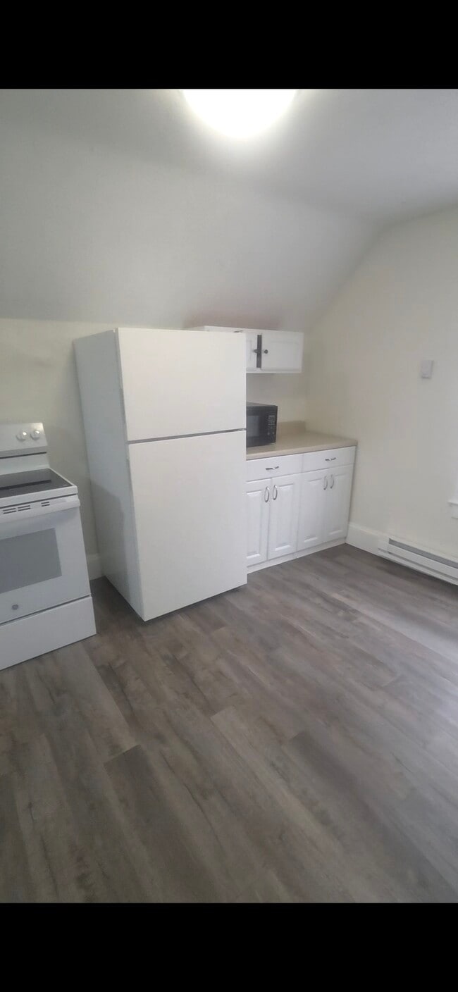 Photo - 28 Sarah Ave Unit 3rd floor