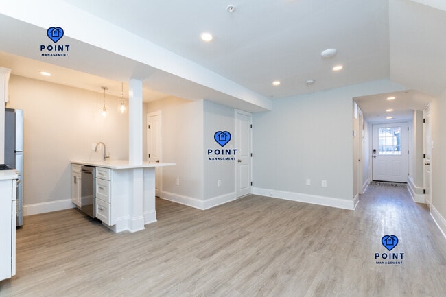 Photo - 220 Havre St Unit B