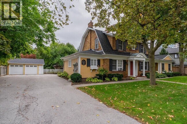 Photo - 2080 Caroline St