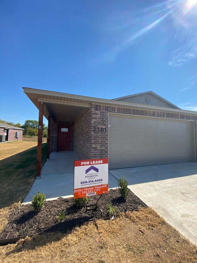 Photo - Comfort & Convenience – 3 Bed, 2 Bath Duplex in Lawlis Ranch