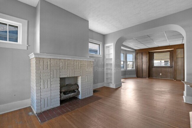 Photo - 1824 Burwell Ave