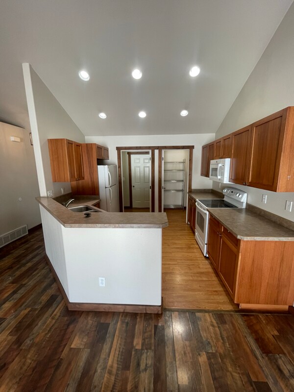 Photo - 1429 11th St W