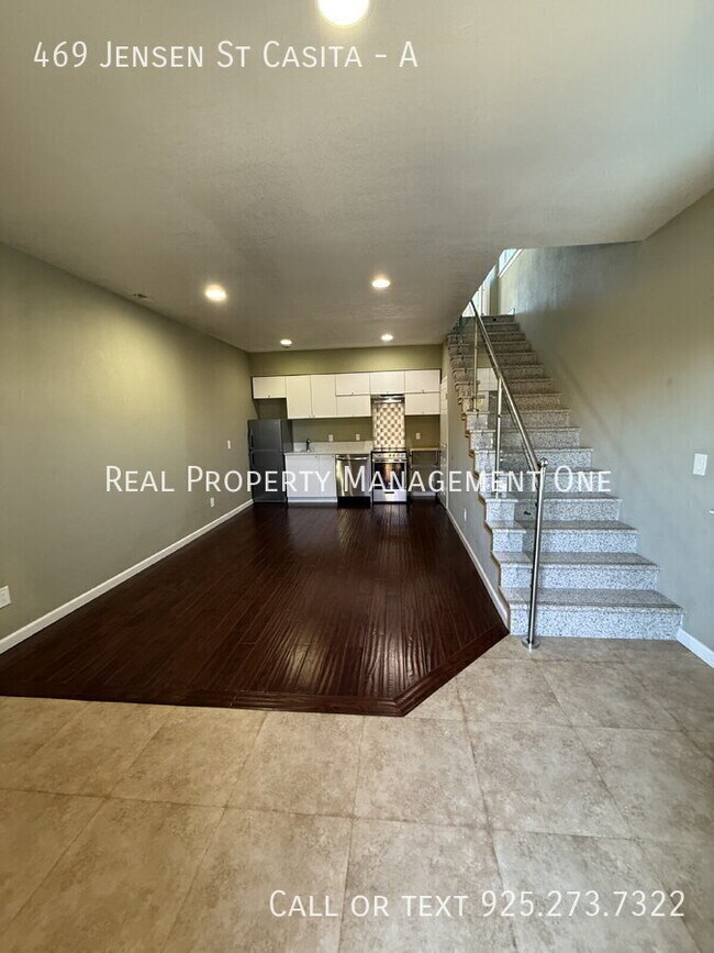 Photo - 469 Jensen St