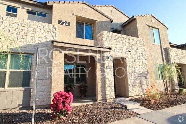 Building Photo - Stunning 3-beds, 2.5-baths townhome in the...