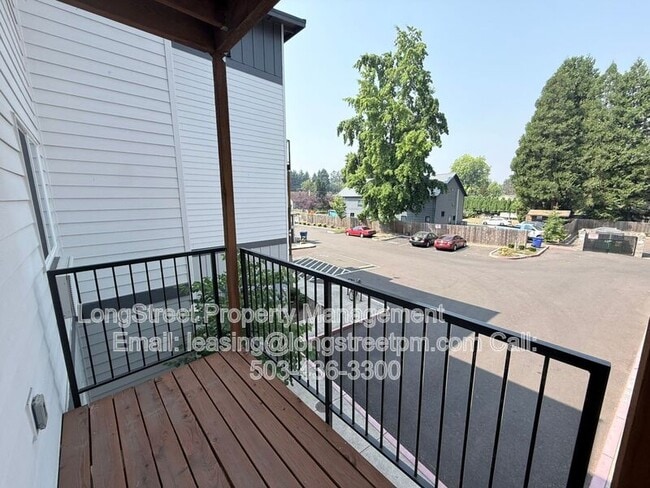 Photo - 433 Chemawa Rd N