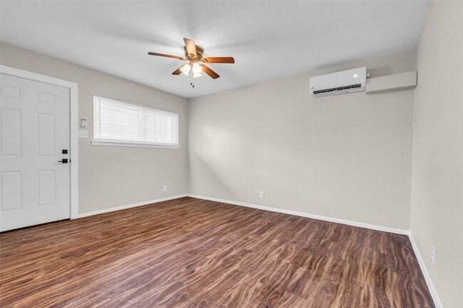 Photo - 4706 Yellowstone Blvd Unit 4