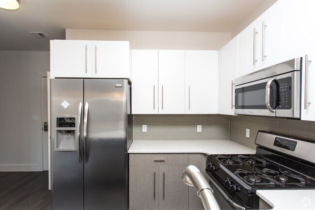 Photo - Gatehouse 75