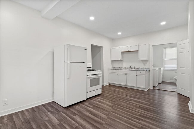Photo - Charming 3 beds 1 bath Apartment in Cleveland! Unidad -1 Lower