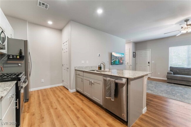 Photo - 7451 Sunray Point St