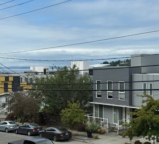 Building Photo - BURGAN 14th Unit #4 Rental