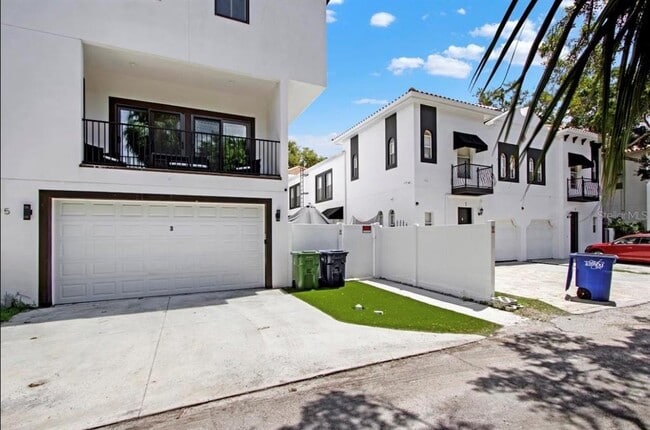 Photo - 405 S Westland Ave