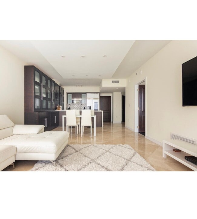 Photo - 55 SE 6th St Unidad 4007