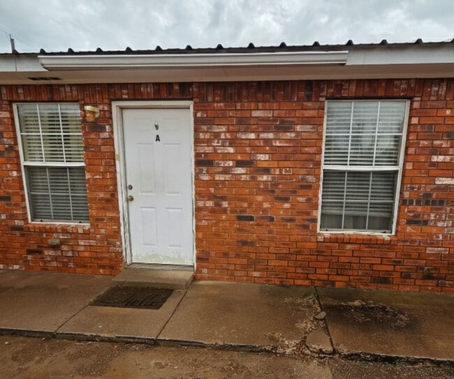 Building Photo - 2433 E 21st St Unit A (1199)