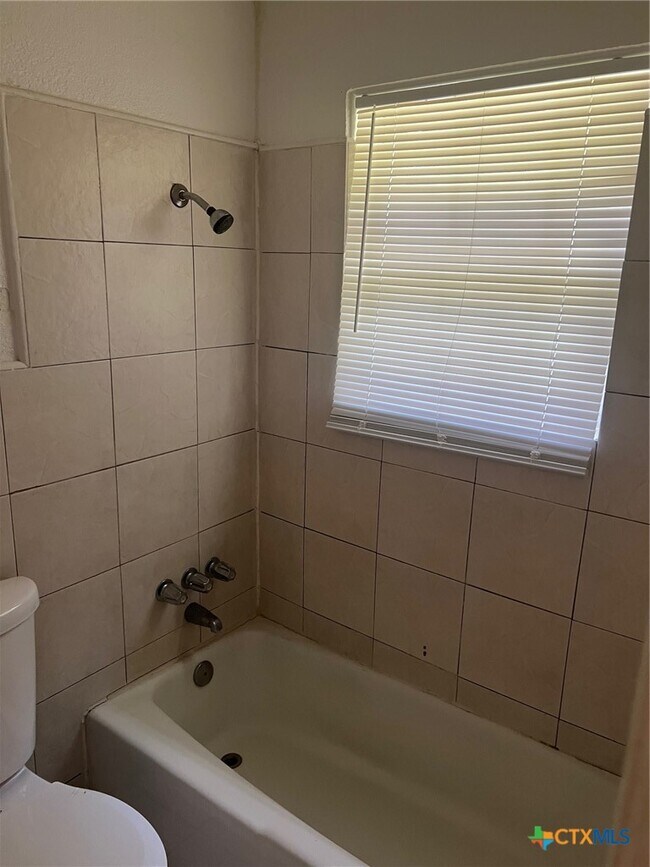 Photo - 516 Wolf St