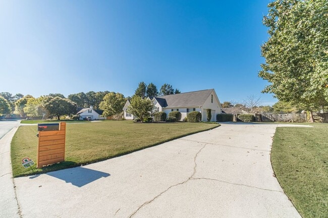 Photo - 231 Windermere Dr