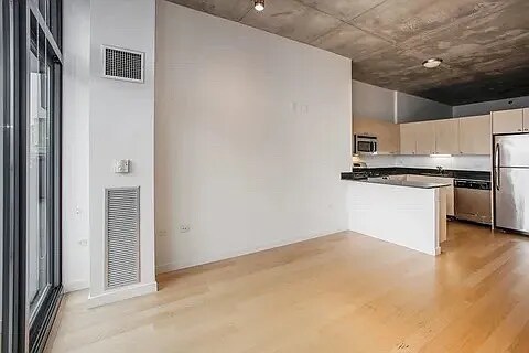 Photo - 1 bedroom in Chicago IL 60607 Unit 1410