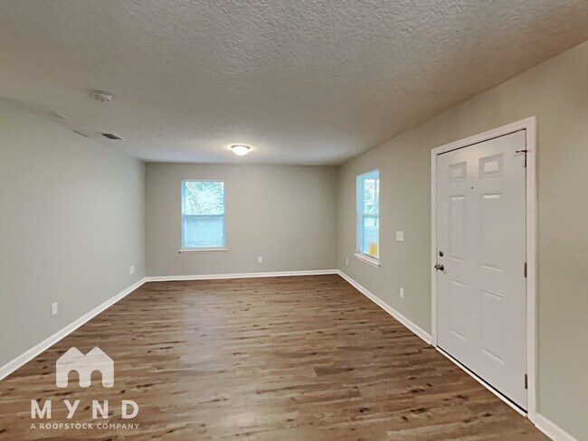 Photo - 3055 Dignan St