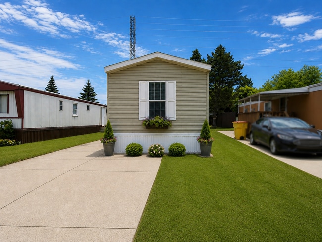 831 N Pontiac Trail