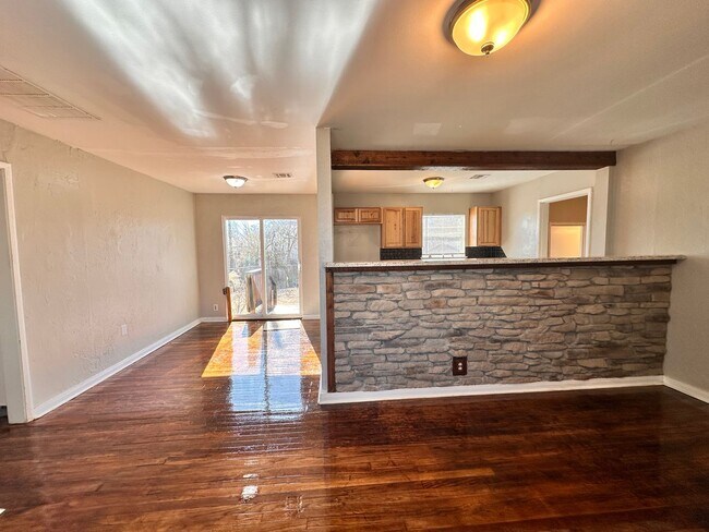 Photo - Beautiful 3 bedroom 1.5 bath close to Tinker Air Force Base