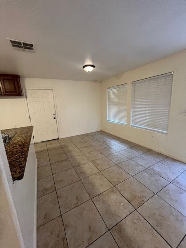 Photo - 725 L St Unit A