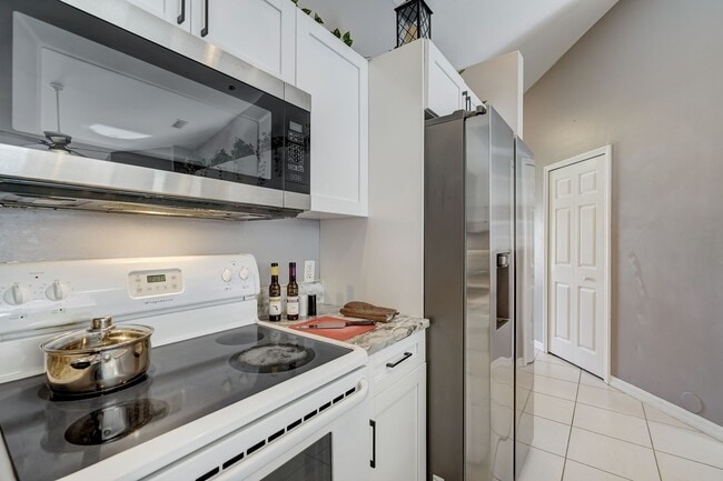 Photo - 612 SE 14th Ter