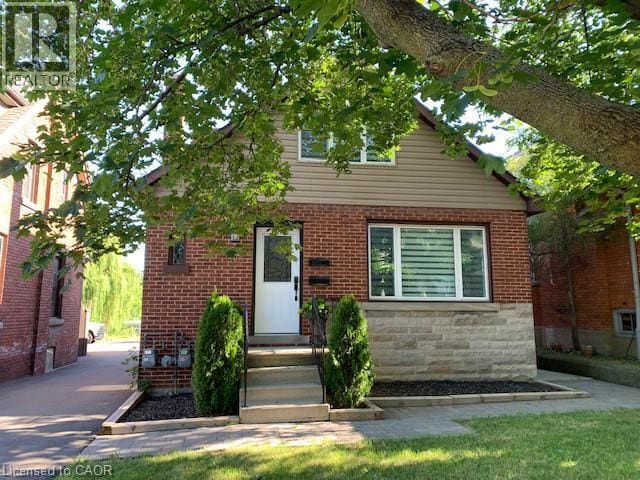 Photo - 518 Aberdeen Ave