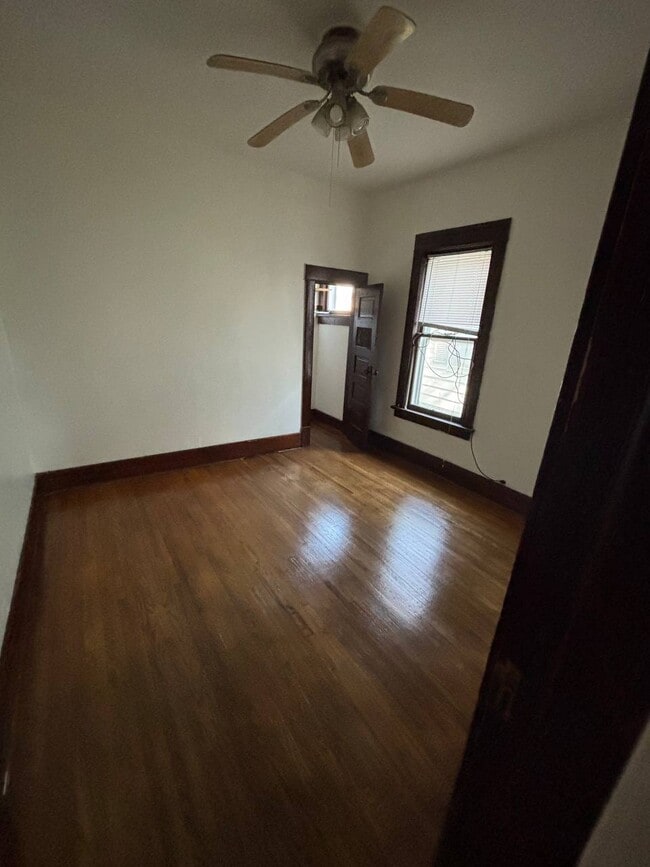 Photo - 130 Rhey St