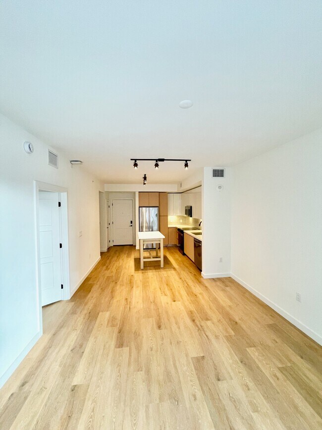 1785 NE 124th St Unit 501