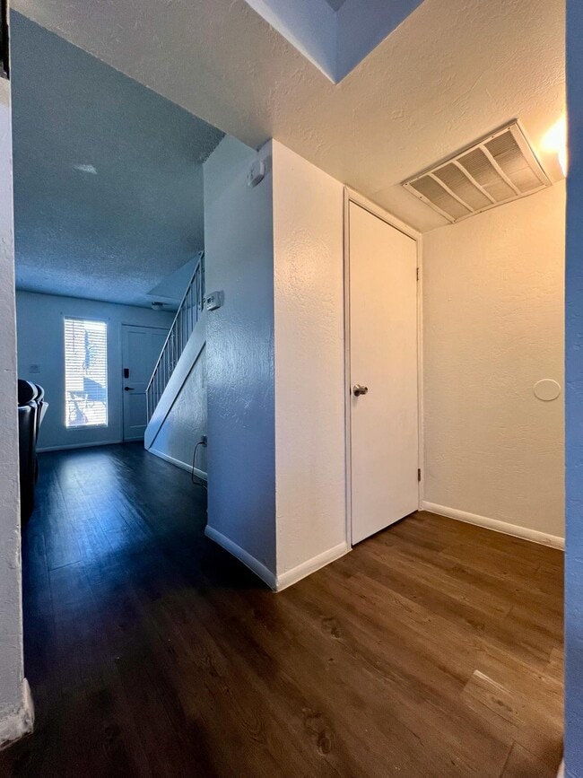 Photo - 4615 N 39th Ave