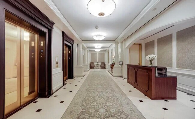 Main Desk - 801 Pennsylvania Ave NW Unit 1208