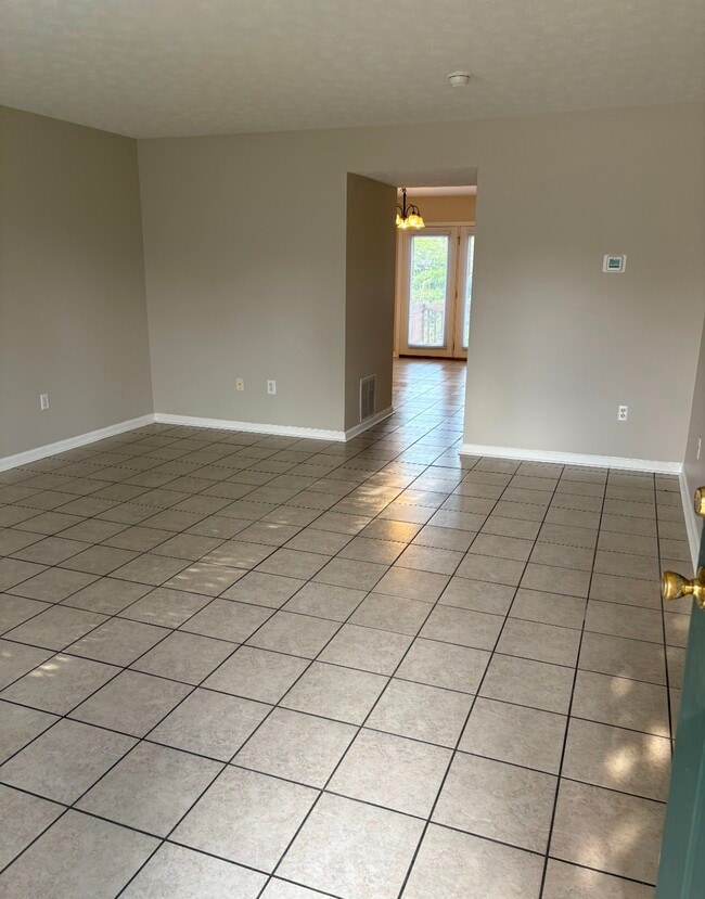 Photo - 542 Reynolds Dr