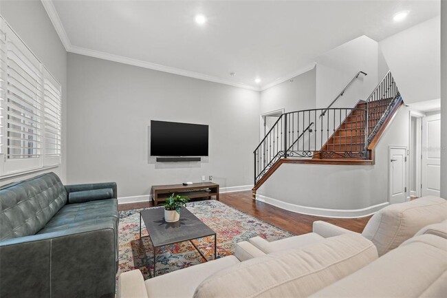 Photo - 300 Beach Dr NE