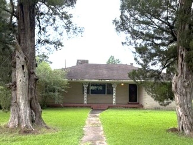 Photo - Spacious 3-Bedroom Home on an Expansive Lot in Maringouin
