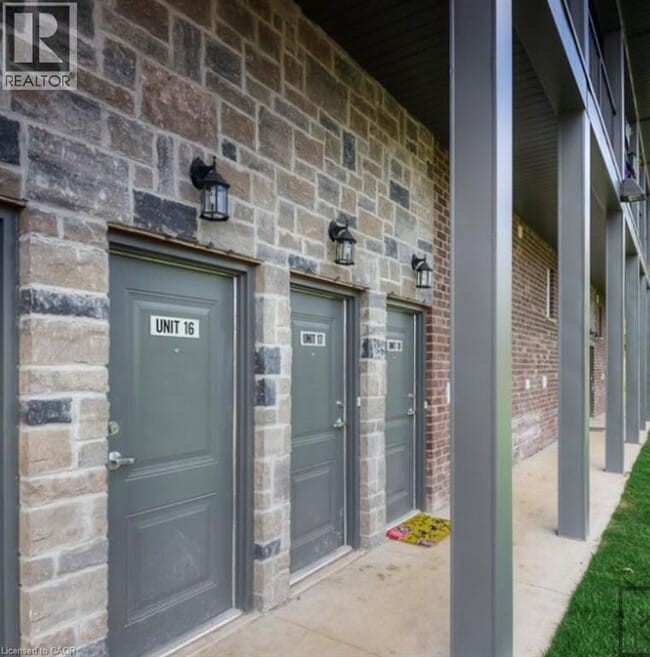 Photo - 58 Howe Dr Unité 3