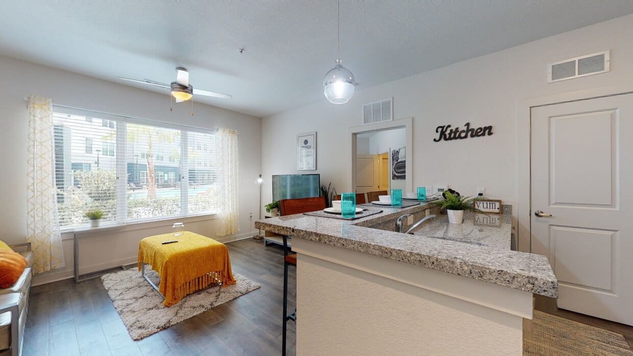 Photo - Halo 46:  Off-Campus Student Housing Apartments