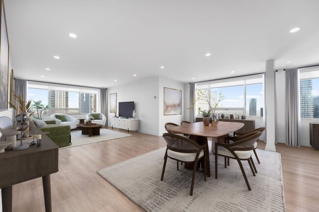 Photo - 44 Charles West in Manulife Centre